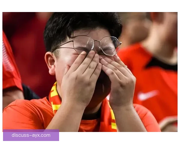 国足迎战亚洲劲旅，主帅战术调整引球迷热议